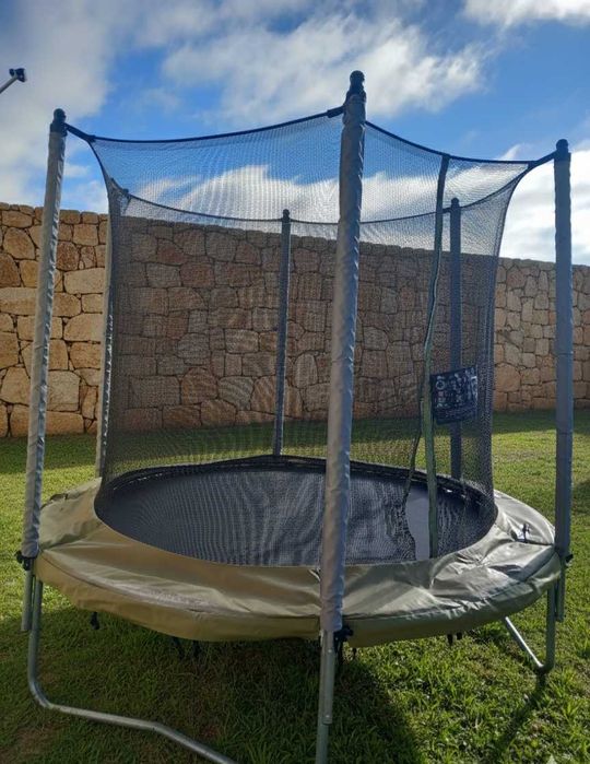 Aluga-se Insufláveis em PVC - Trampolins - piscina de bolas