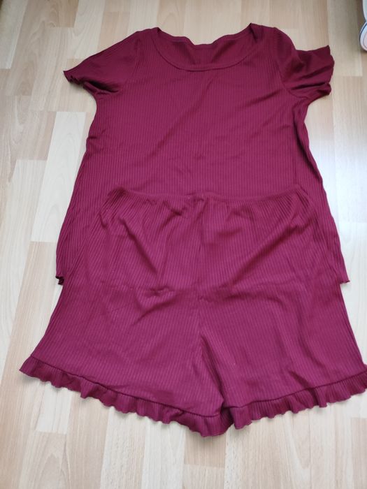 Piżama damska z krótkimi spodenkami