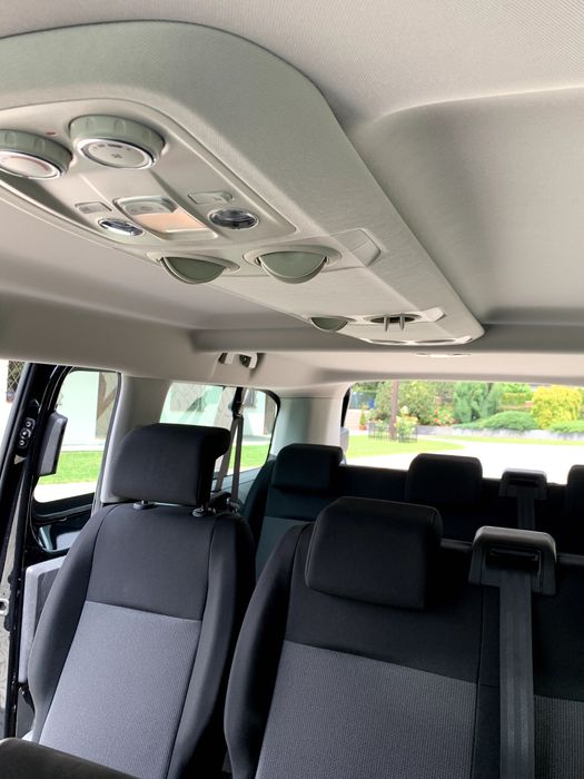 Wynajem BUSA 9 osobowego Opel Vivaro 2021 Long