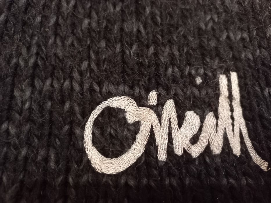 Тёплый свитер, полушерсть.