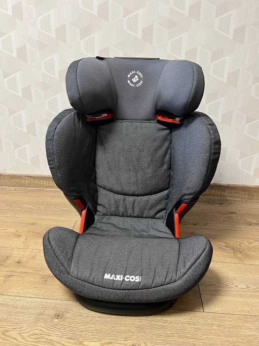 Автокрісло Maxi-Cosi RodiFix з IsoFix 15-36 кг