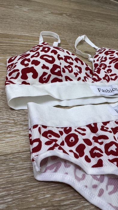 Нижня жіноча білизна