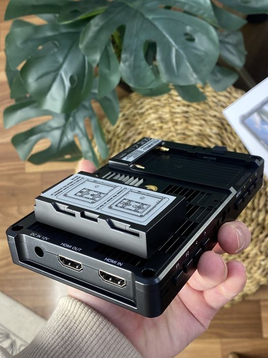 Накамерний монітор Feelworld f5PRO v4 4K 3D LUT DSLR