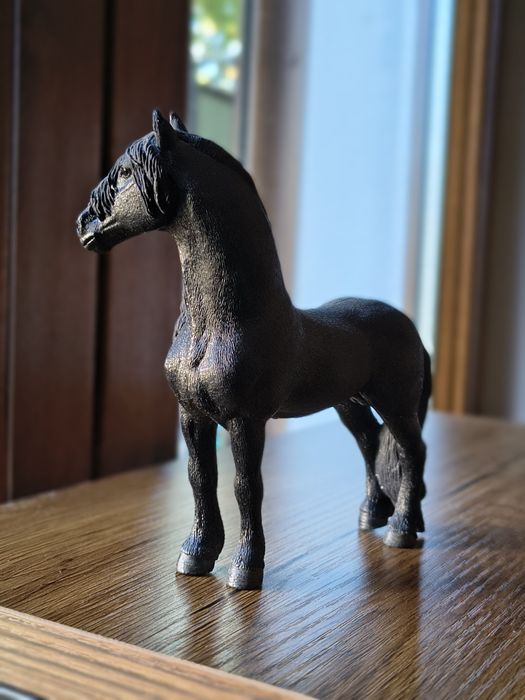 Schleich trzy konie fryzyjskie
