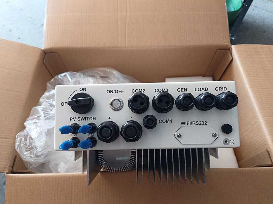 Інвертор мережевий Deye SUN-6K-SG05LP1-EU-AM2-P