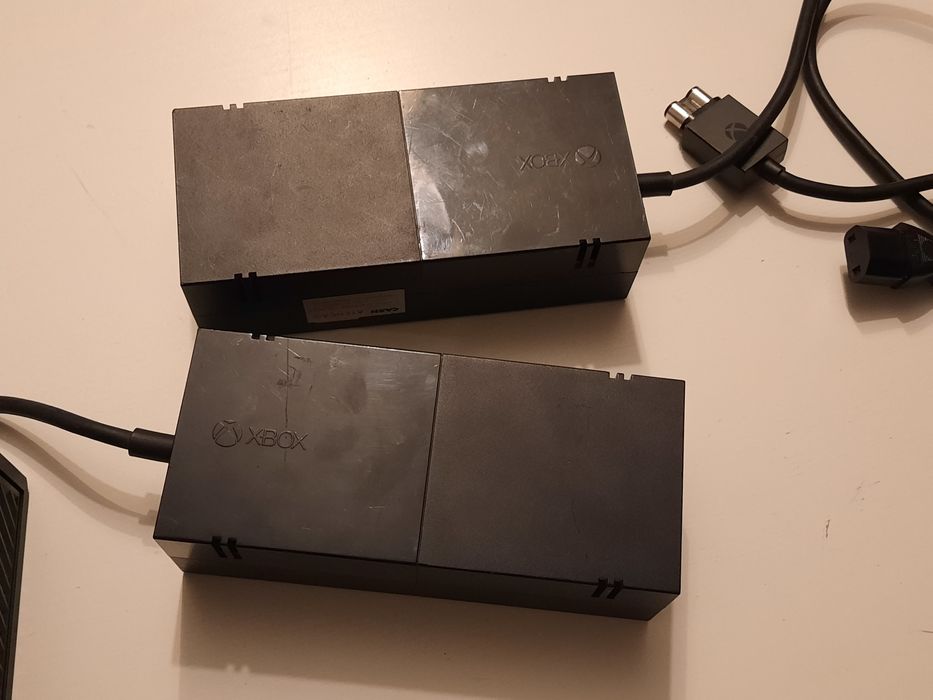 Xbox One 500 Gb (leitor CD não funciona)