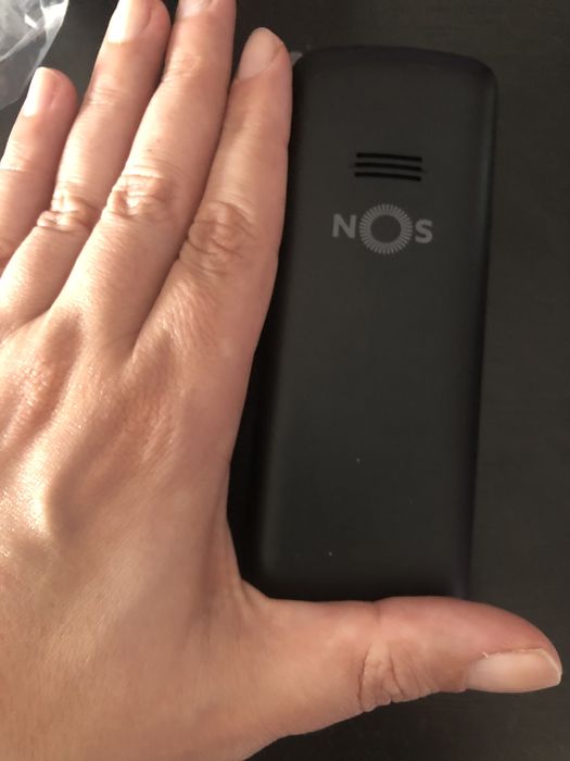 Telefone Novo movel da NOS satelite