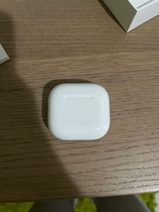 Original AirPods 4th Generation64752343478401123
