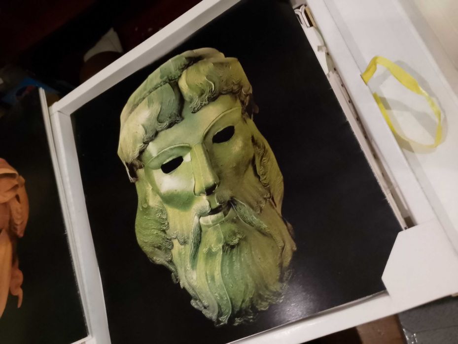 Pandora´s Box A 3-Dimensional Celebration of Greek Mythology Pop-Up