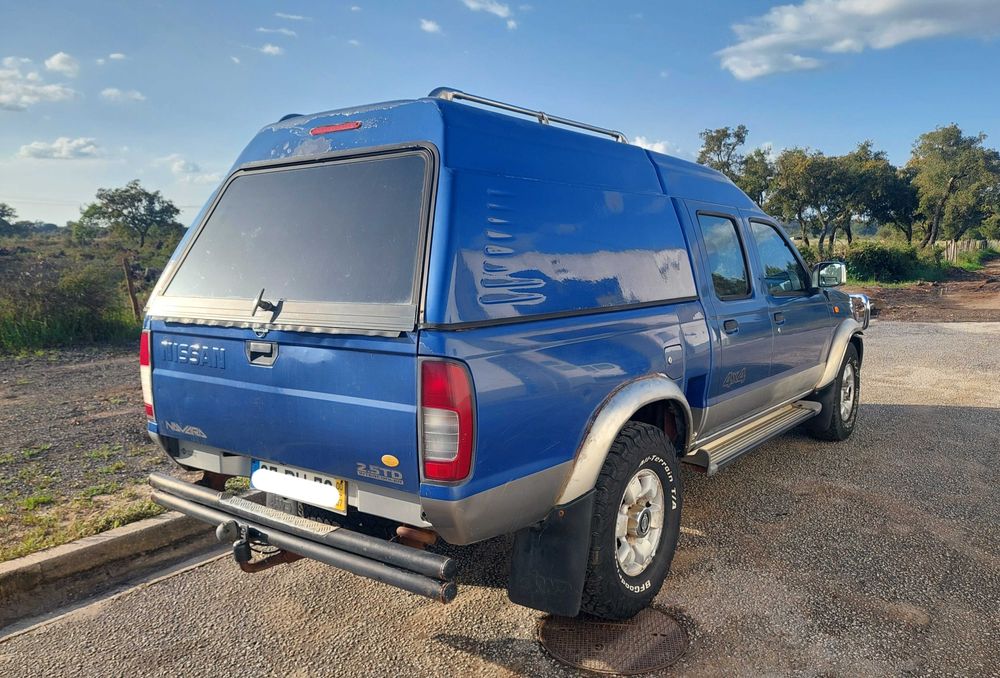 Nissan Navara D22 2.5TD intercooler 4x4 longa