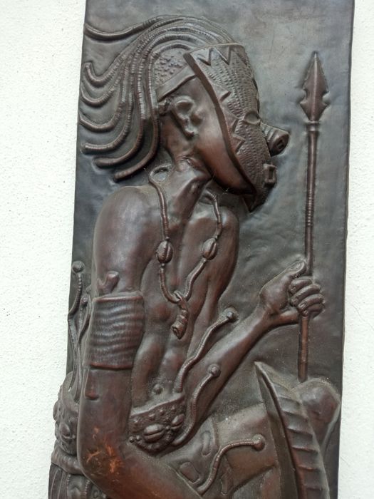 Fabulosa escultura em cobre pesadas. representa a caça.