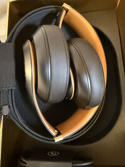 Limitowane Apple  studio3 wireless midnight