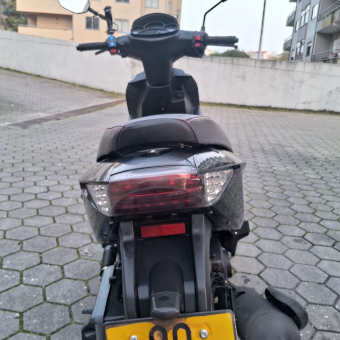 Scooter 50cc em bom estado económica 650€