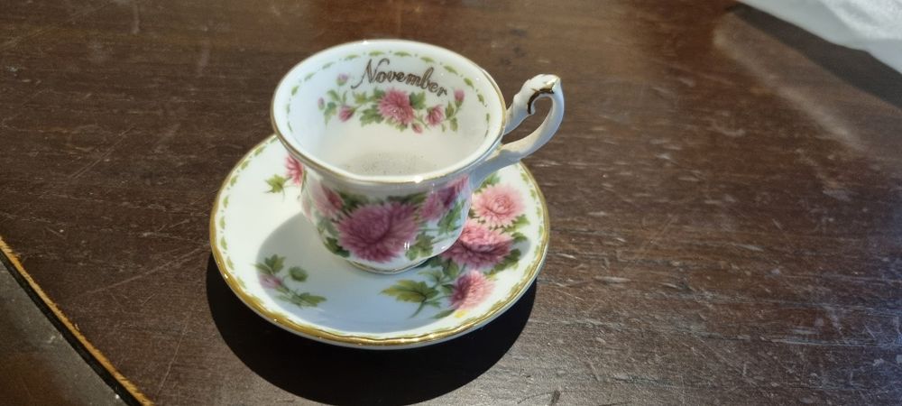 Chávenas decorativas em porcelana