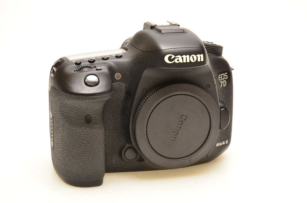 Lustrzanka Canon 7D MARK II korpus