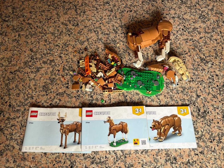 LEGO Creator 3em1 — Cavalo 31166 + Girafa 31150