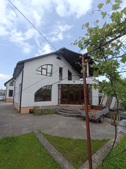 Продаж двох будинків на одній території по вул. Шептицького