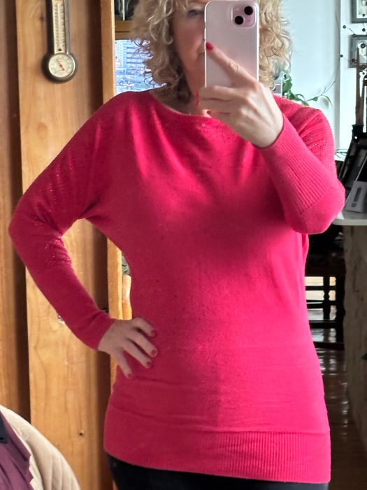 Malinowy sweterek Quiosque