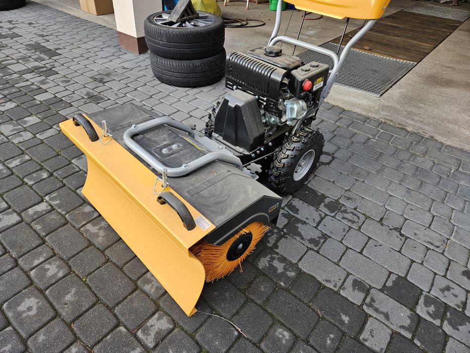 Zamiatarka z pługiem Stiga 800G