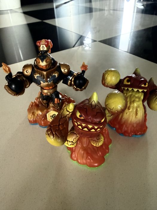 Skylanders playstation bonecos