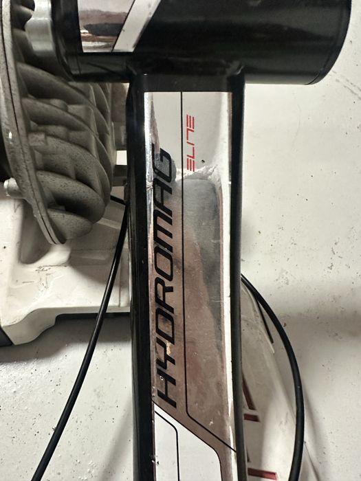 Trenażer rowerowy ELITE Qubo Hydromag