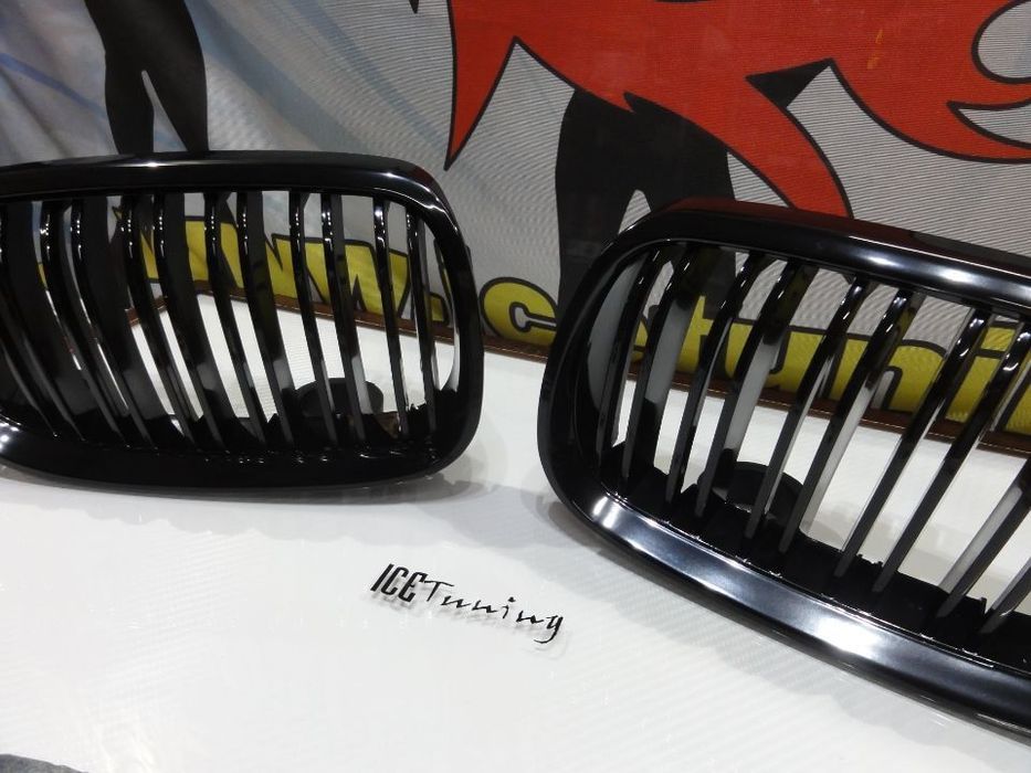 Grelha frontal BMW E92 / 93 06-10 M4 look / dupla lâmina em preto piano brilhante