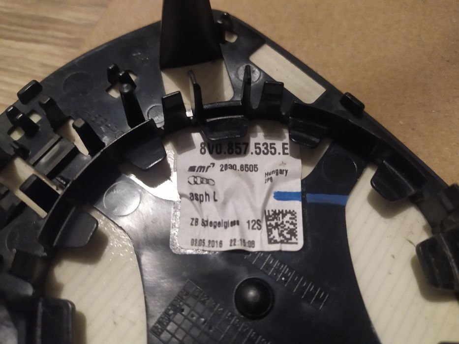 8V0857535E Стекло зеркала Ауди (оригинал)