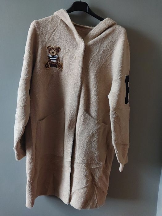 Alpaka beżowa z kapturem