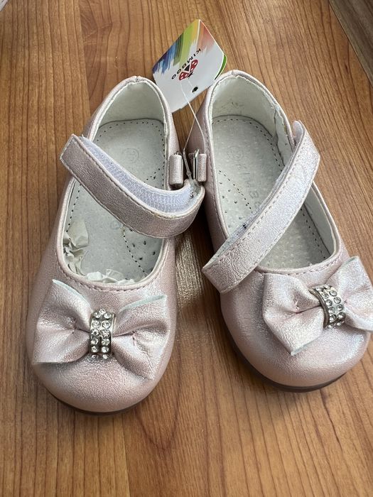 Туфлі для дівчинки