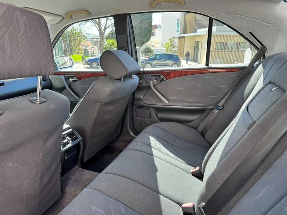 Mercedes-Benz E Class E200 CDI -Ano 2001 /433 000