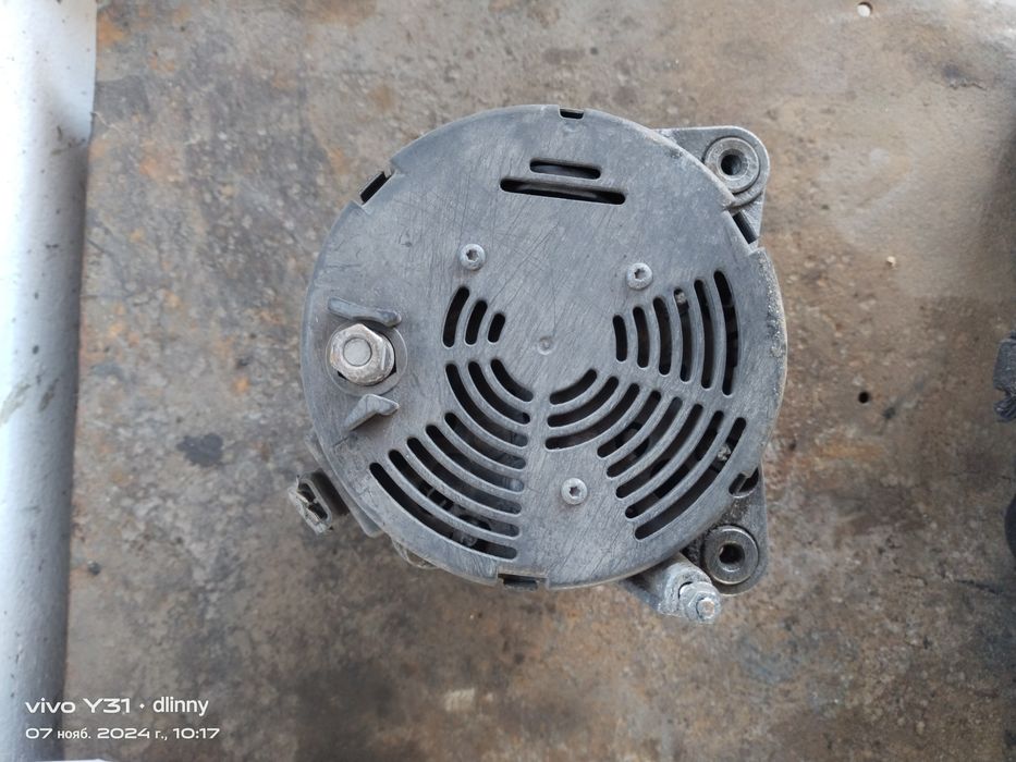 Генератор на автомобіль Т 4