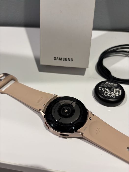 Samsung Galaxy Watch 4 Różowo złoty 40 mm