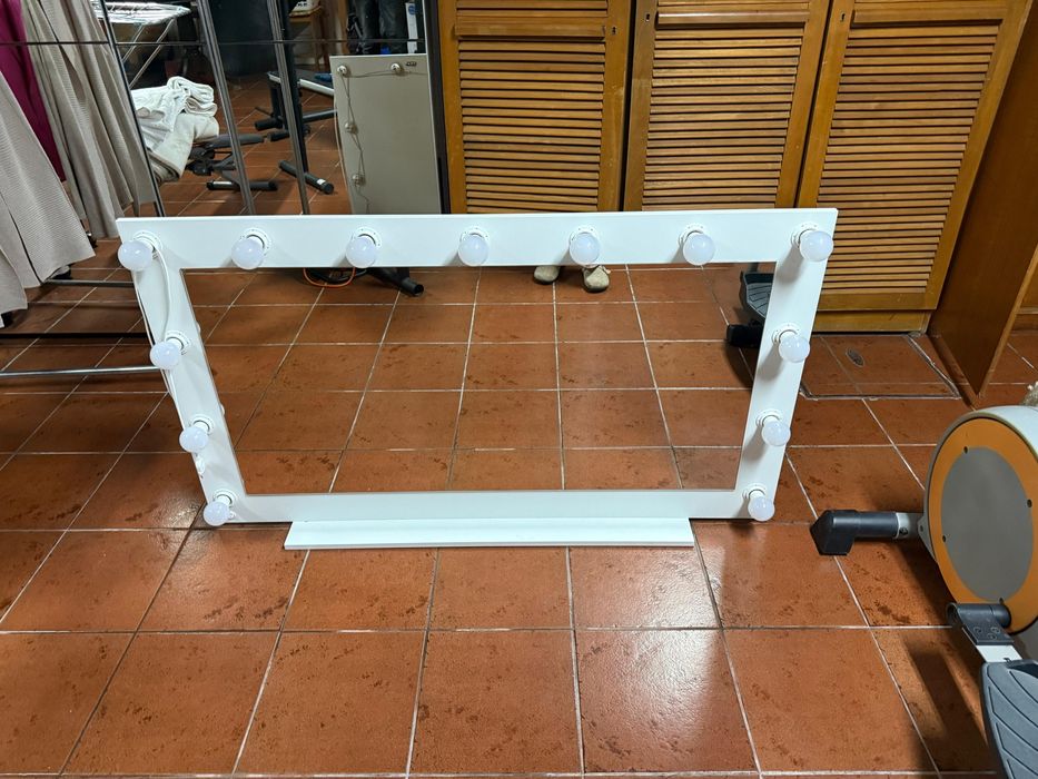 Espelho Camarim Grande (140x80 cm) c/ Luzes – Estado Impecável!