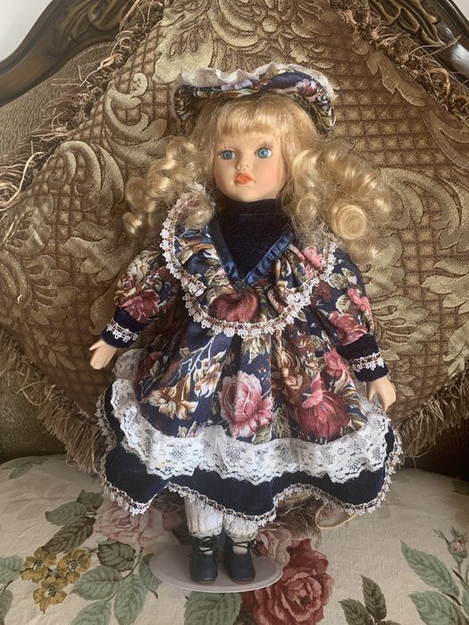 Bonecas em porcelana