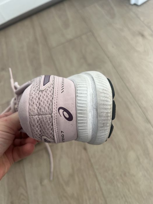 Asics amplifoam lekkie buty do biegania 39