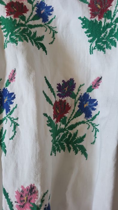 Вишиванка . Давня вишиванка . Вишита сорочка