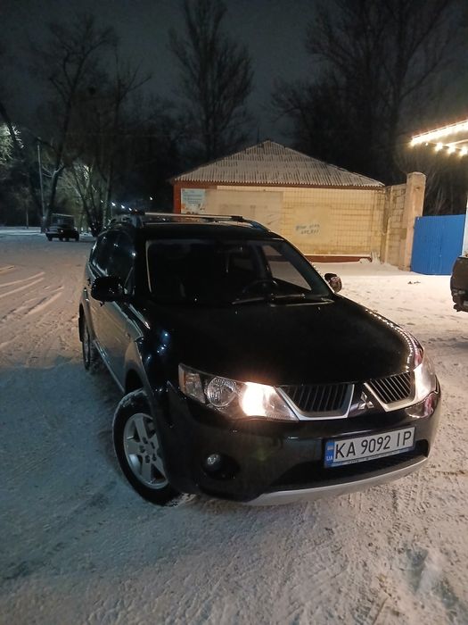 Машина в хорошем состоянии, газа не видела,полный привод, масло в двигателе ,коробке и редукторе поменяны.стоит хорошая музыка.