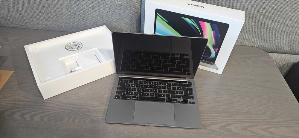 MacBook Pro M1 16GB 512GB SSD 13 cali - A2338 - jak nowy, bateria 100%