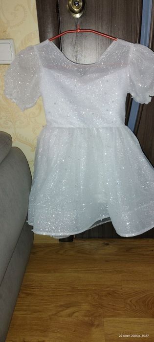 сукня біла випускна