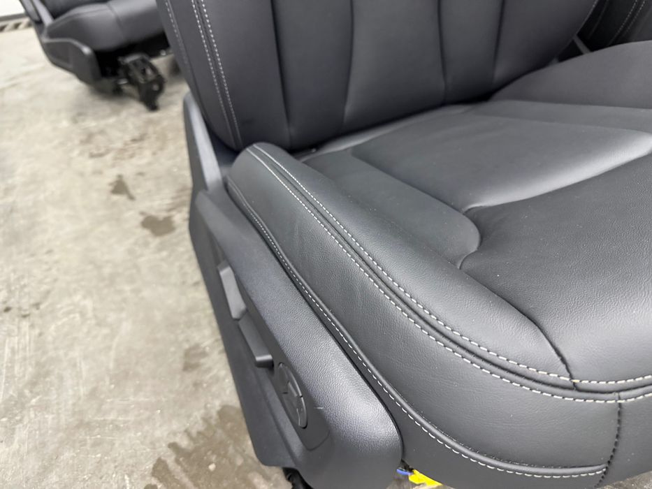 Салон Audi Q7 4M0 2025 20000km