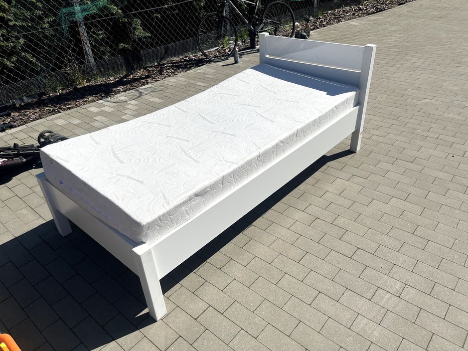 Łóżko Bodzio meble, białe + materac