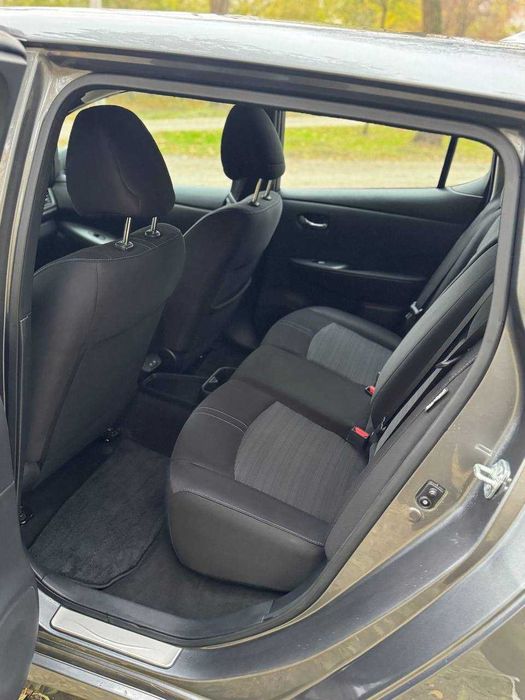 Автомобіль єлектричний Nissan Leaf