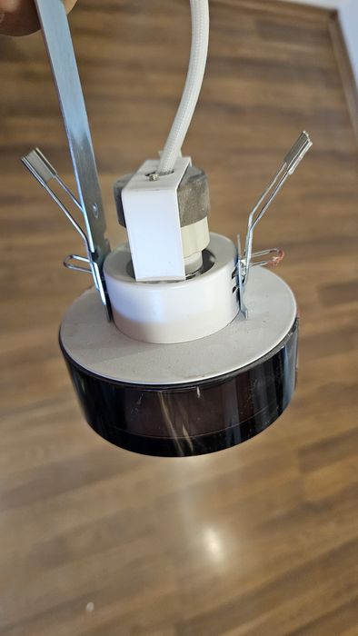 Solidne szklane oprawy oświetleniowe