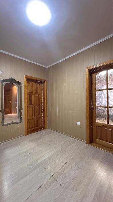 Продаж 3к  мікрорайон озерна