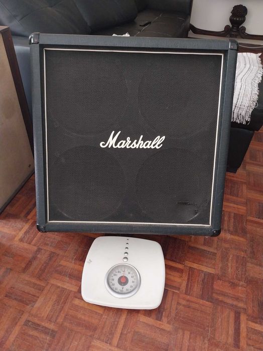 Coluna Marshall 8412 usada (muito usada)