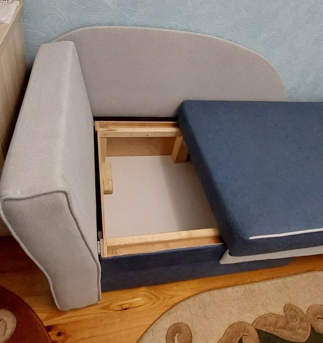 Диван кровать фабричний