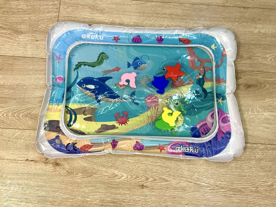 Dmuchana mata wodna sensoryczna Akuku dla niemowląt
