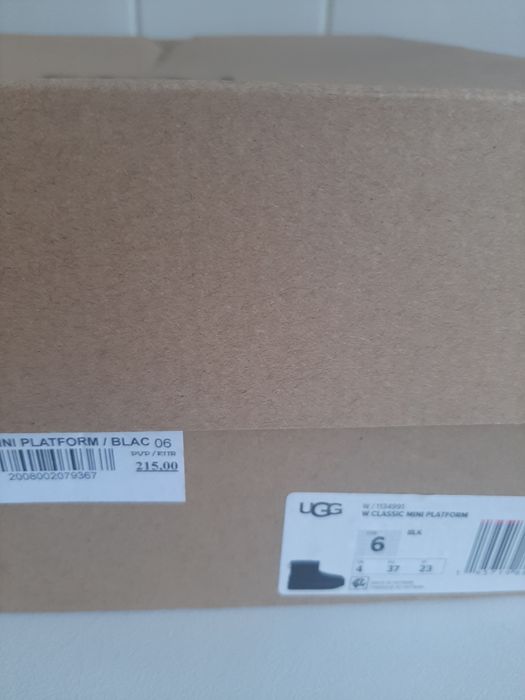 Botas UGG novas em caixa