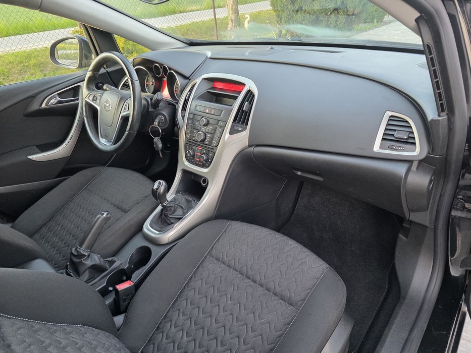 Opel Astra J 1.4 Benzyna Klima Grzane fotele,  kierownica z Niemiec