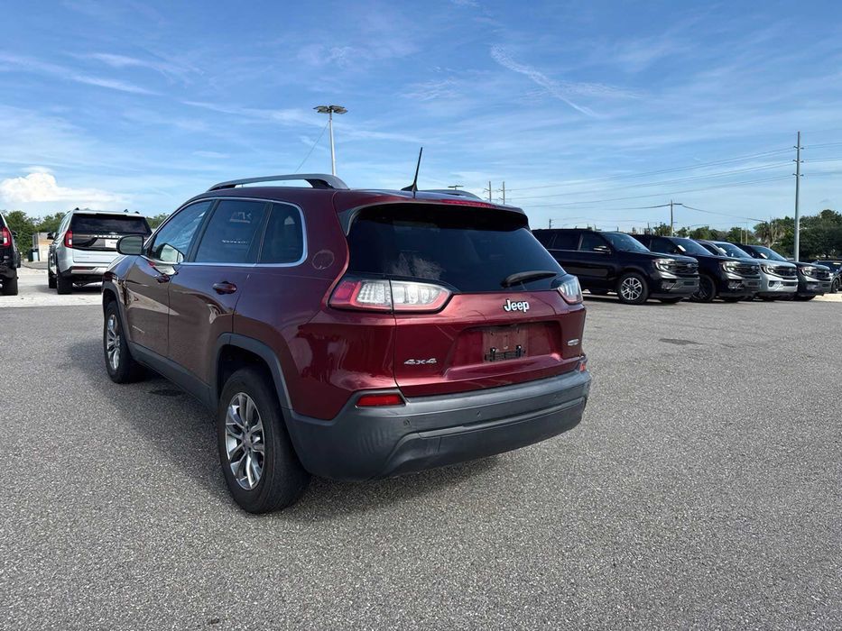 Jeep Cherokee Latitude Plus 4x4      2021